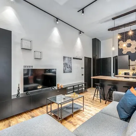 Connecticut Apartment *