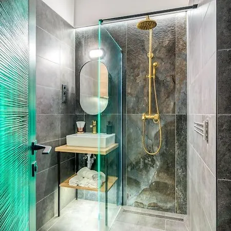 Connecticut Apartment Budapest